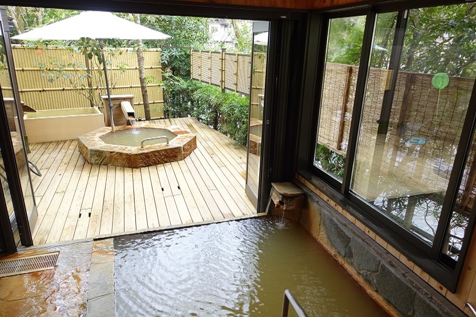 内風呂から露天風呂